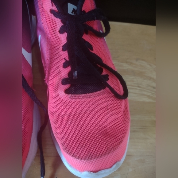 NiKE Revolution 3 Kids Girls size 5.5y multi pink - Picture 9 of 15